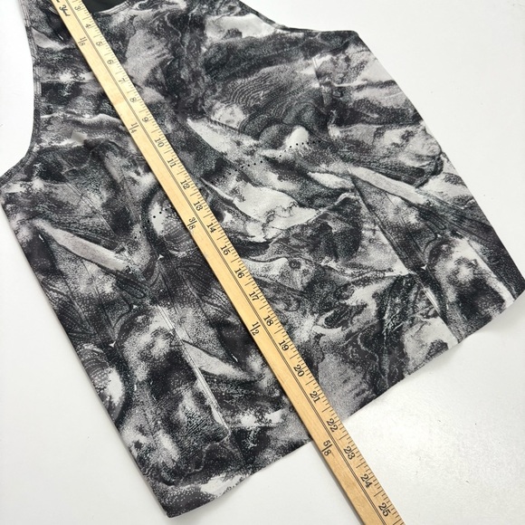 Lululemon Swift Ventilated Racerback Running Tank Top Sz 2 Black/White High Neck - Picture 12 of 13
